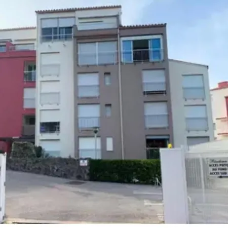 Appartement Studio Vue Port Piscine Parking