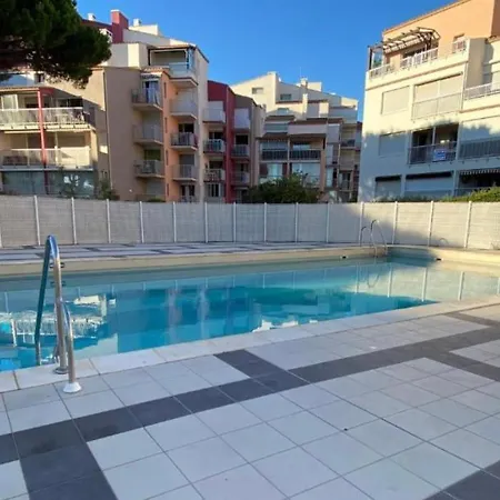 Studio Vue Port Piscine Parking Agde