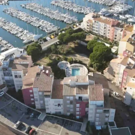 Studio Vue Port Piscine Parking Appartement