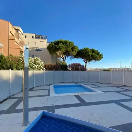 Studio Vue Port Piscine Parking